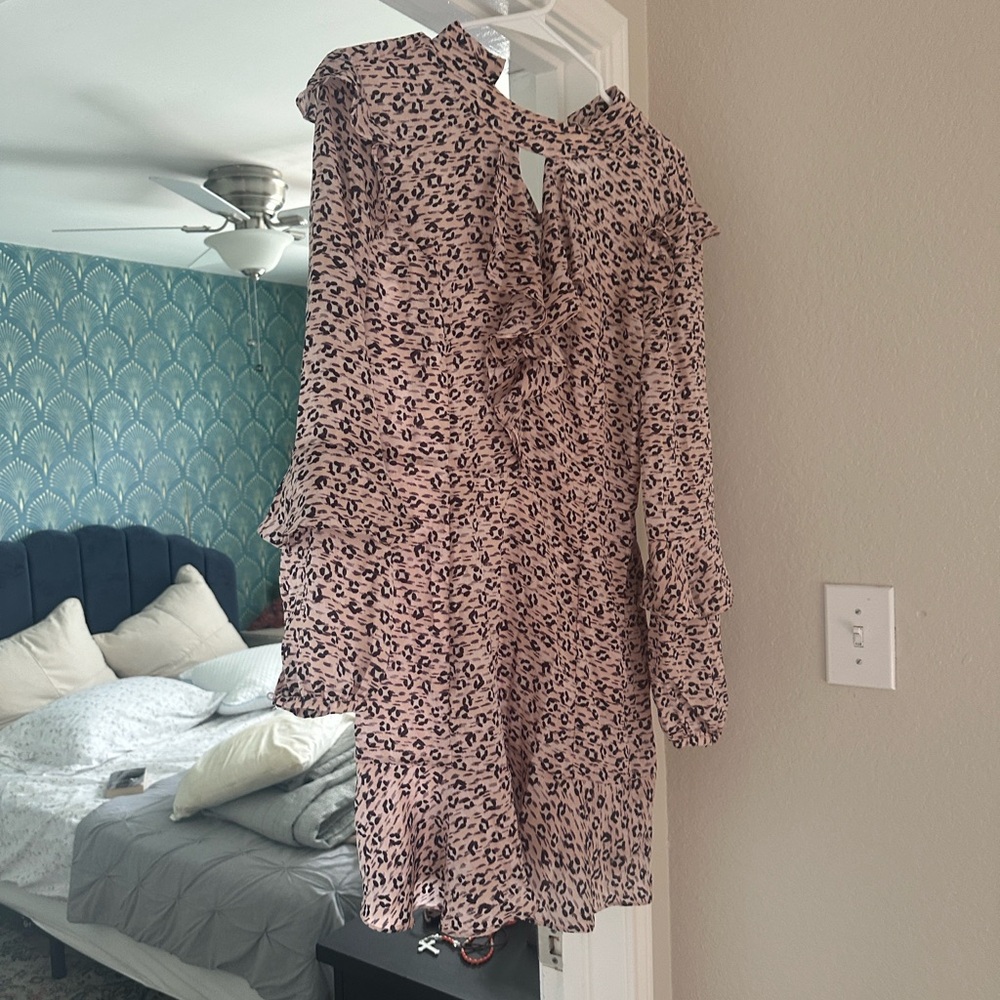 Avec Les Filles Beige Leopard Print Long Sleeve Dress - Picture 4 of 4